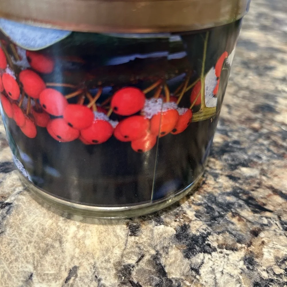 Bath & Body Works Frosted Cranberry Candle‎ with Red Berries Jar NWT BBW